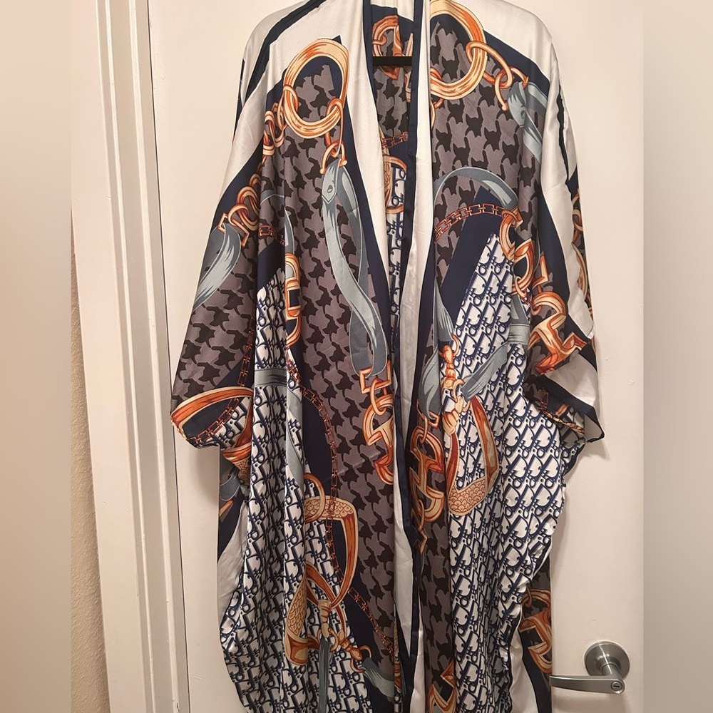 Elegant Chain Print 100% Silk Kimono/Duster